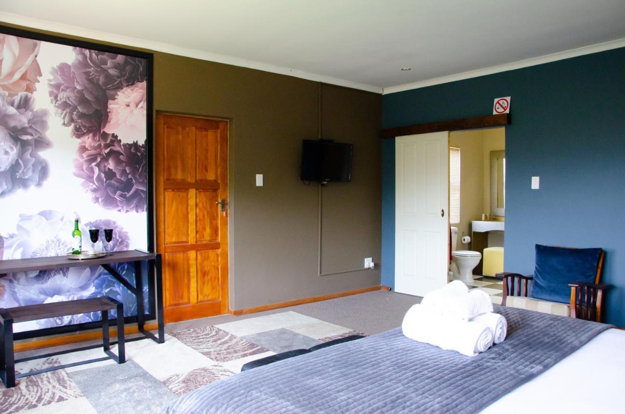 Desert Dew Guest House Hutchinson Exterior foto